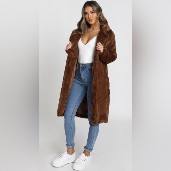 WARM AND COSY COAT IN CHOCOLATE - Picture 3 of 11